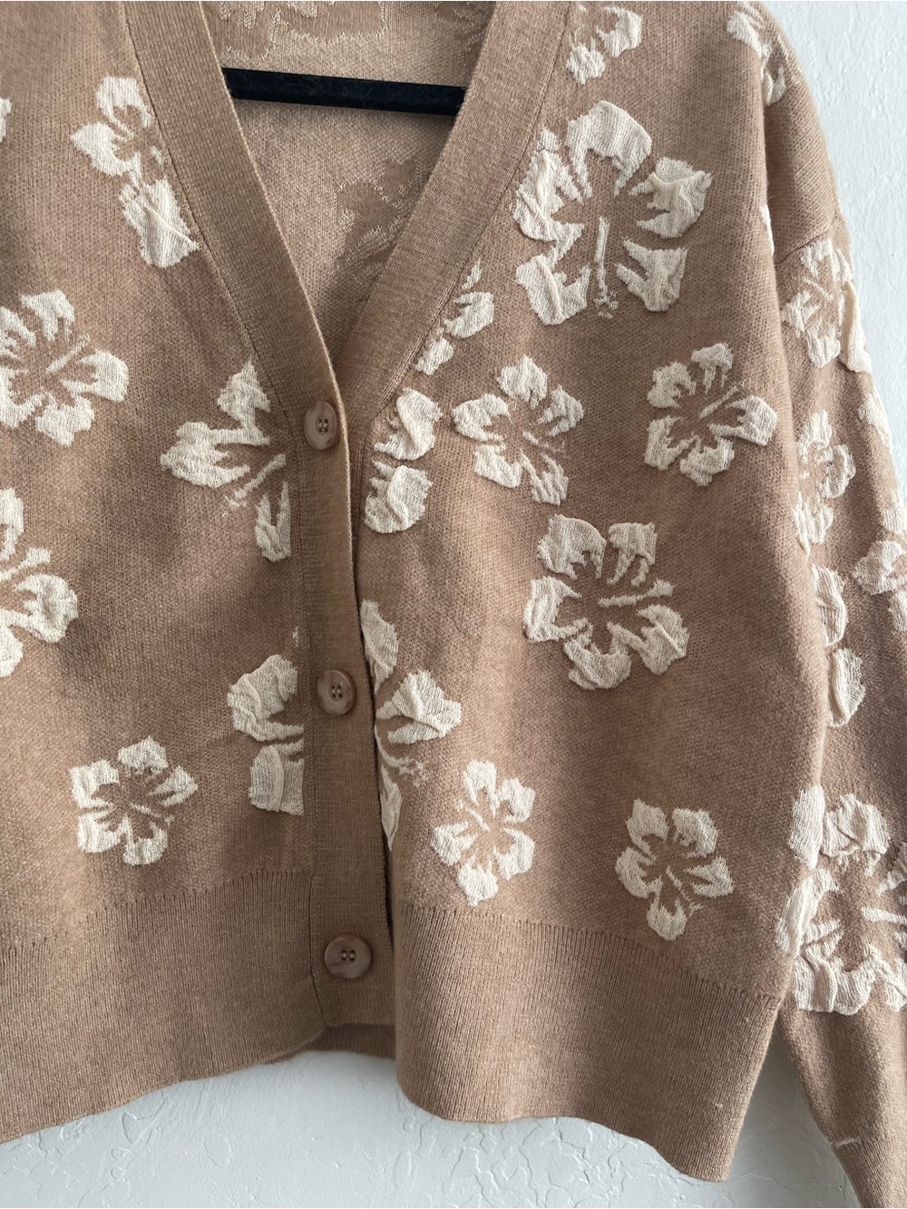 Cyrus Brown Knit Hawaiian Flower Sweater Cardigan Neutral Womens Size Medium - Picture 3 of 5